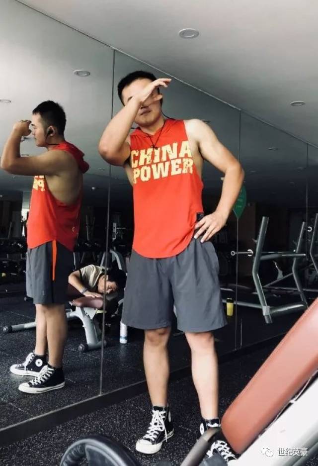 266斤肥宅狂甩82斤!六个月后逆袭肌肉型男!