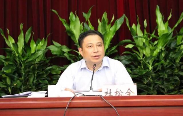 团市委党组成员,市青少年服务和权益保护办主任周建军,区委政法委副