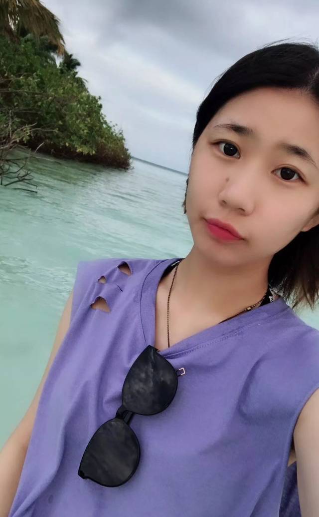 这是一条自带清凉的微信杭州25岁美少女在杭州唯一的透明潜水馆里拍了