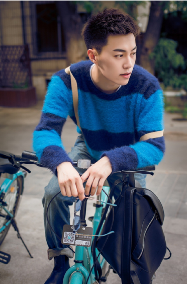 张力少年,明眸皓齿 演员张佳浩开启演绎新篇章