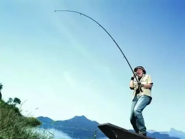 钓鱼操竿,这四个动作千万不能做!