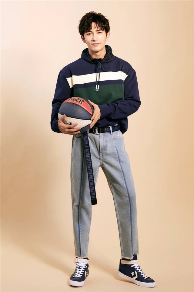 米热曝运动系写真 化身活力型男帅气十足