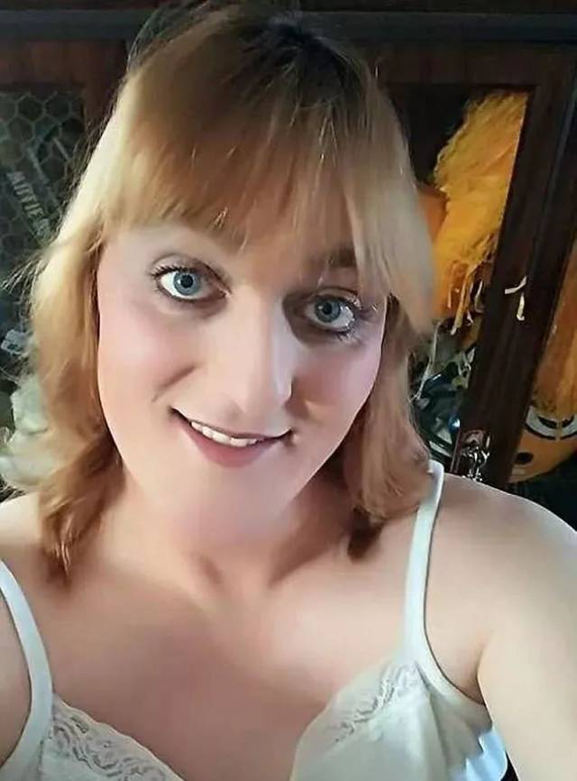 男子患病痛苦不堪,然后他变成了女人!