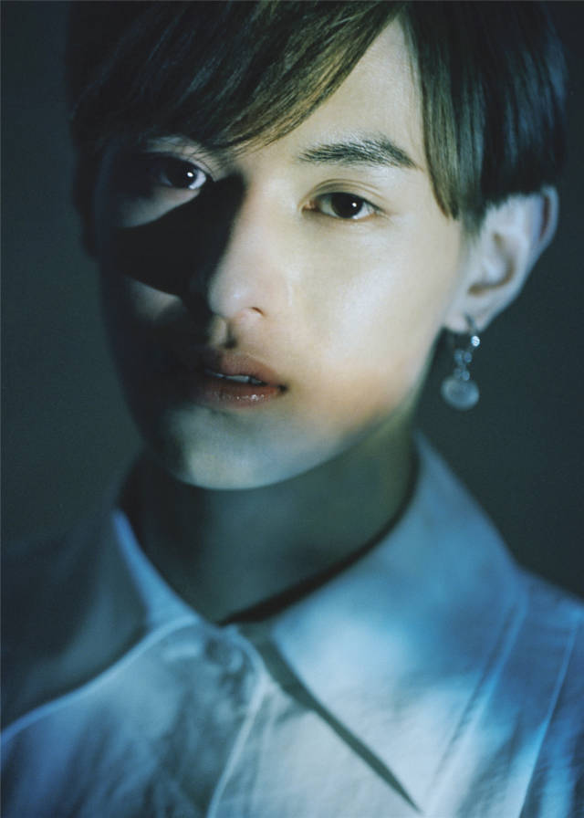 偶像练习生金牌制作人吕易秋倾力操刀作词 据悉,此前新歌《stay with