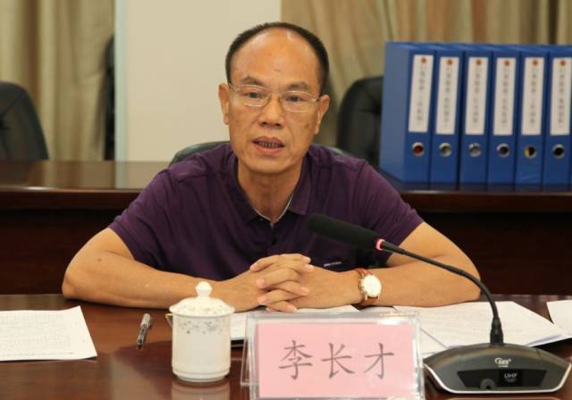 出席汇报会,区委副书记,政法委书记林伟勤作工作汇报,区领导邹强