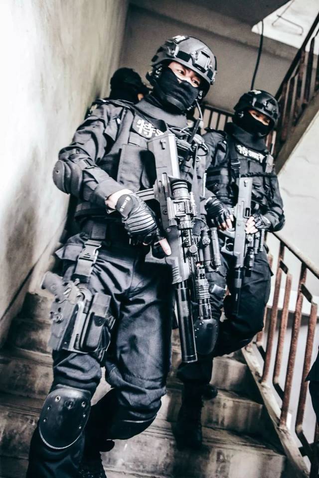 上海公安特警系统警种标兵网络评选活动正式启动!