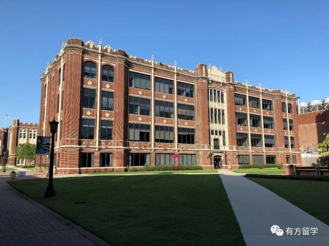 monroe hall(学校设施最先进的教学楼)