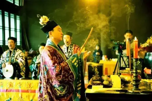 及养生的角度来考察,那么就是道士自己的内炼修为必须达到相当的境界