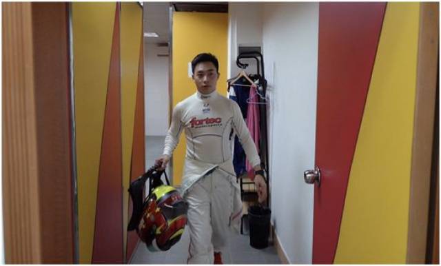 小白女司机方程式初体验,竟超越了车手黎智聪