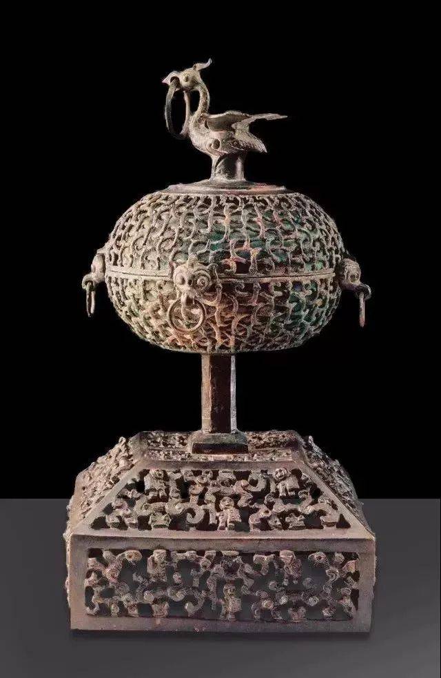 战国凤鸟衔环铜熏炉 1997年陕西凤翔雍城遗址出土