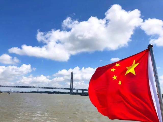 你信不信我随手拍个闵行的云都是爱你的形状?