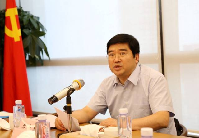 江苏省检察院副检察长蒋永良就全省检察机关保障律师执业权利,加强