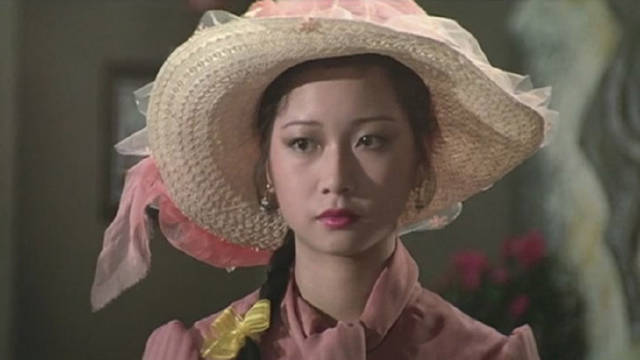 她曾是嘉禾五朵新花之一,成龙《a计划》女主,颜值不逊任何女星