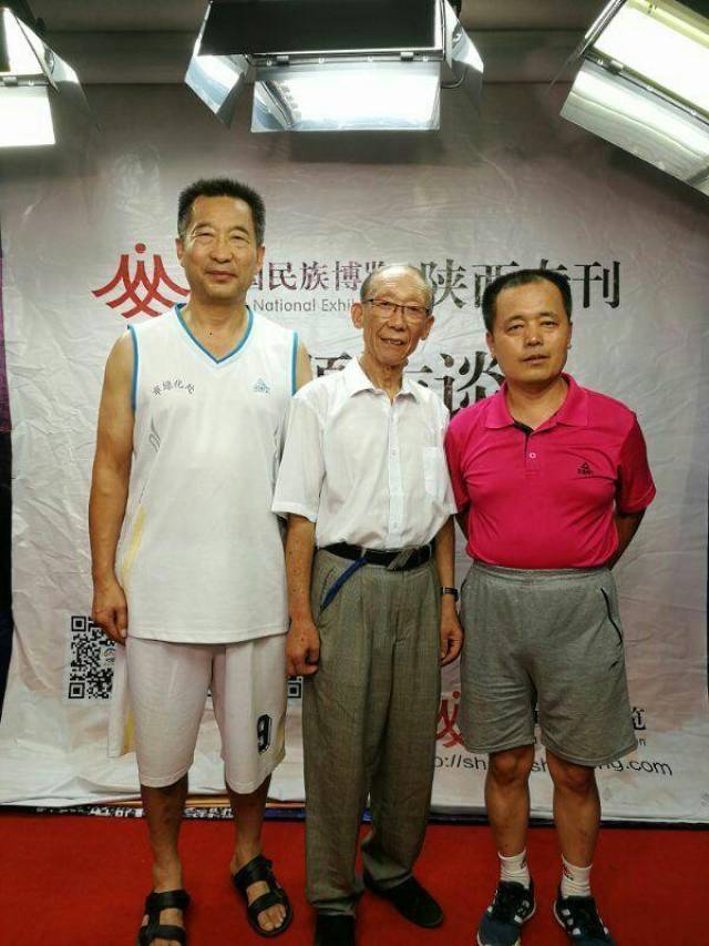 那年段清华先生带秦东书画名家王钢,宋玉涛进行《三秦书画西北边塞行