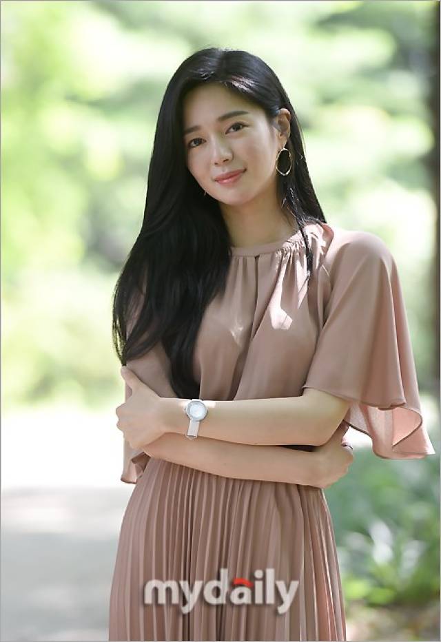 李伊利雅参加《汉谟拉比小姐》终映访谈会