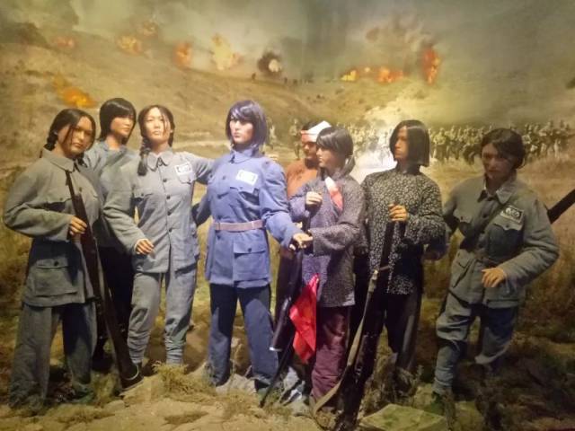 1938年秋,以冷云为首的八位抗联女战士,为掩护抗联西征部队突围,在弹