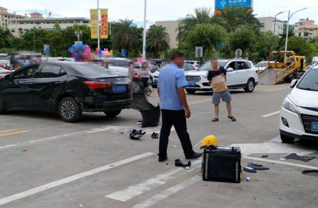 坦洲有外卖小哥被卷入宝马车底!5通又系女司机?_手机搜狐网