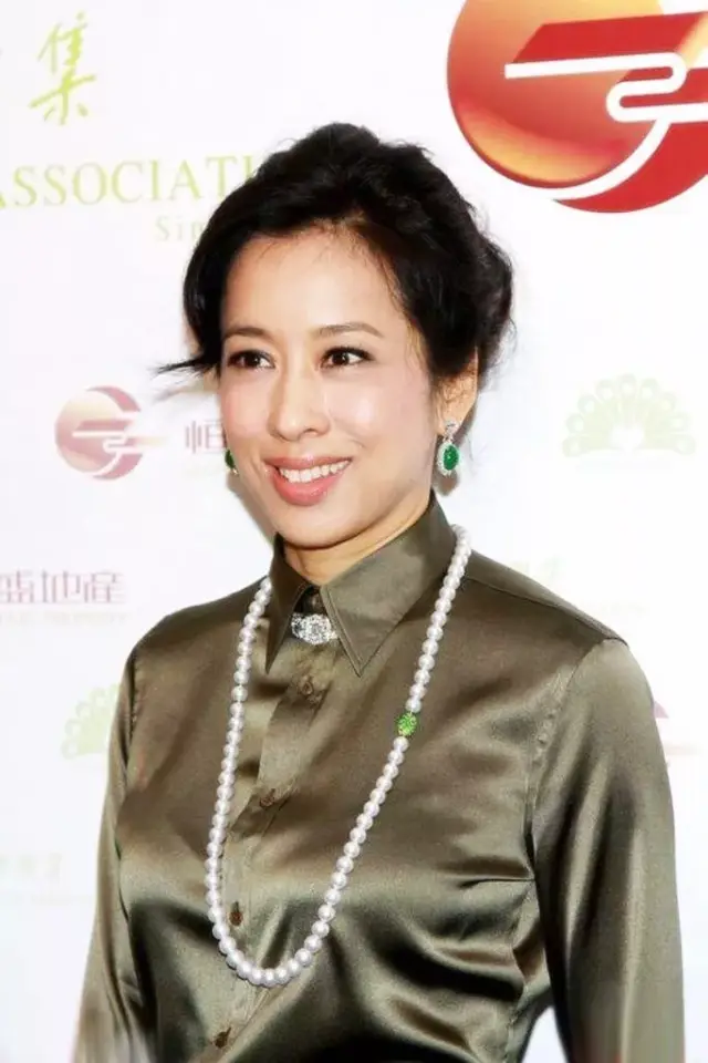 是最美的样子 ▼ 1977年的港姐冠军朱玲玲 被称为"气质最高雅的港姐"