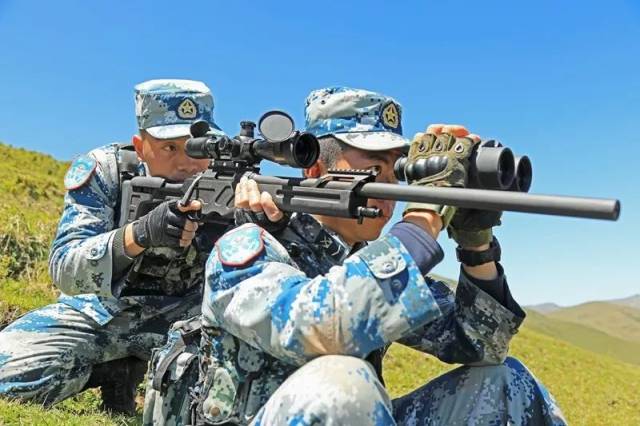 空降兵某特战旅上高原 训练向实战靠拢