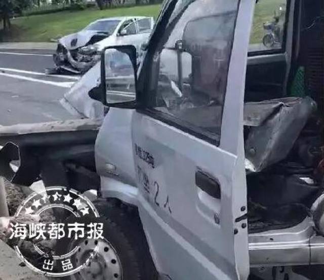 福州三环发生惨烈车祸,货车司机左腿被磨残