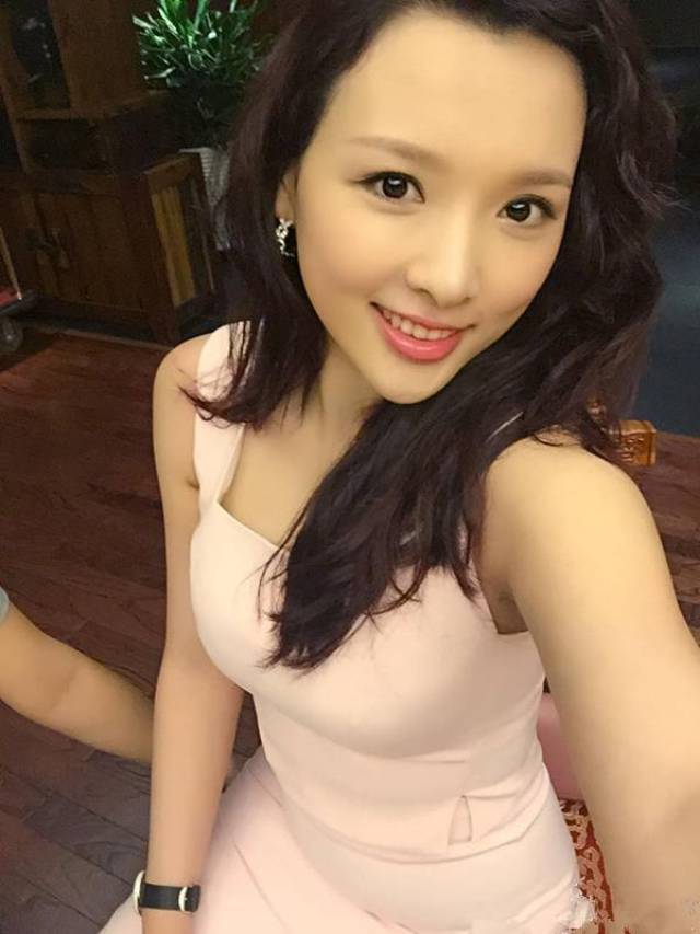被赵本山发掘一夜成名, 人品,演技获好评, 已是两孩妈丈夫却成迷