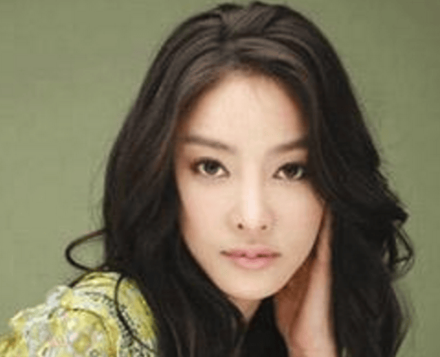 张紫妍案件中的上流人士再遭曝光,平均年龄都