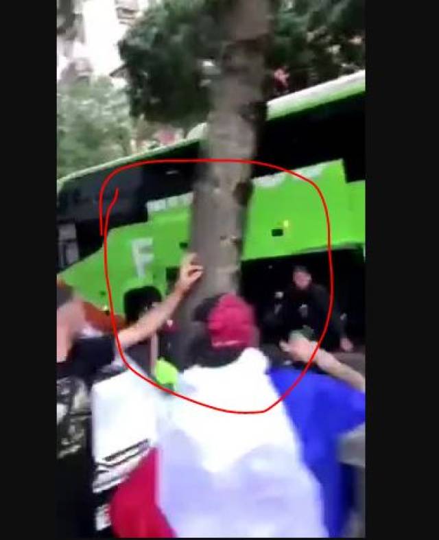 中国旅游团大巴在巴黎被疯抢 屡禁不止治安为