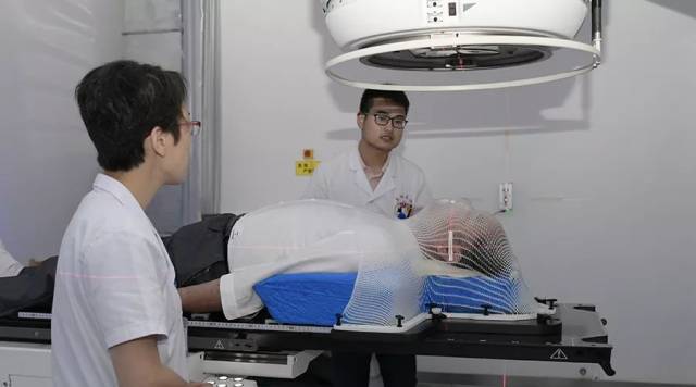 【新闻】奉城医院:肿瘤放疗科迎来首批患者,以后在奉贤也能做放疗了