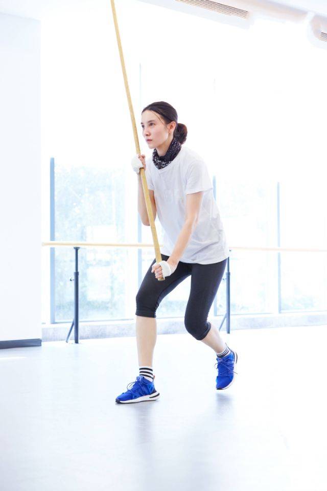 宋佳帅气练功照眼神动作都好酷