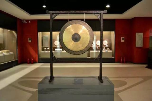 【震惊发现】你家孩子喜欢敲碗?专家说,这是有