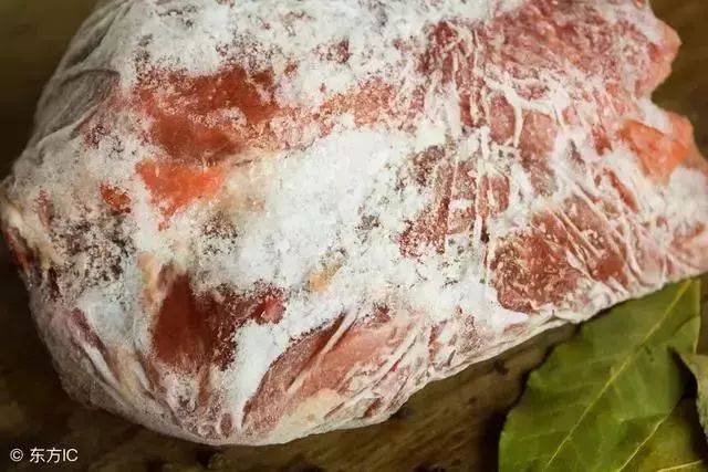 特朗普贸易战再尝恶果,继美国大豆后,猪肉堆积如山!