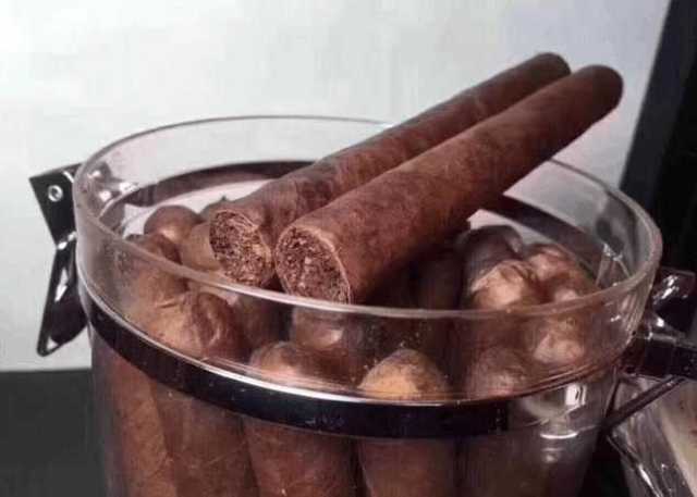 雪茄与普通卷烟谁的危害大?