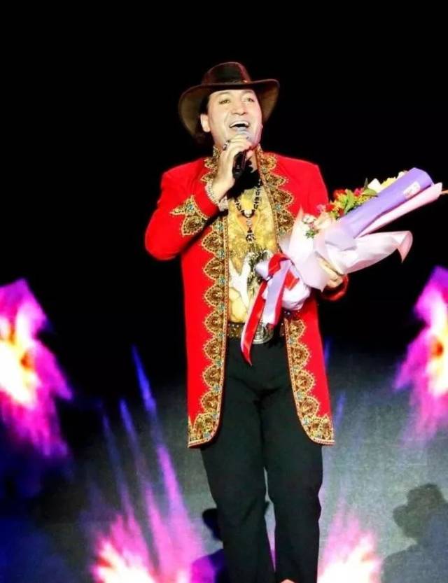 达斡尔族集体舞 《打歌打舞》 编导:索郎 来岚 作曲:赵博 表演:中央