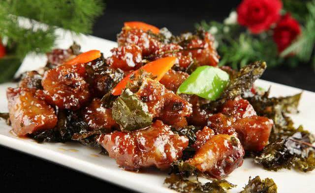 茶香排骨 在普通做排骨的基础上加入了茶叶 这个复合味征服了顾客