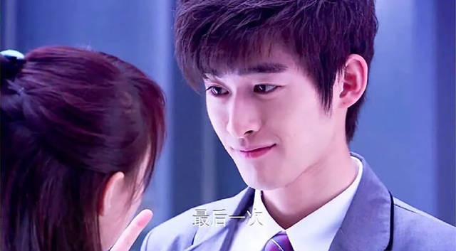 郑爽胡彦斌被拍后,张翰微博沦陷,粉丝:翰哥,快把