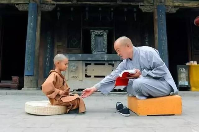 08 老和尚问小和尚:"如果你前进一步是死,后退一步则亡,你该怎么办?