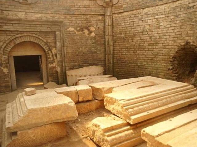 这古墓堪称有史以来发现最大地下宫殿,墓主是谁?瓷器鉴定真知堂