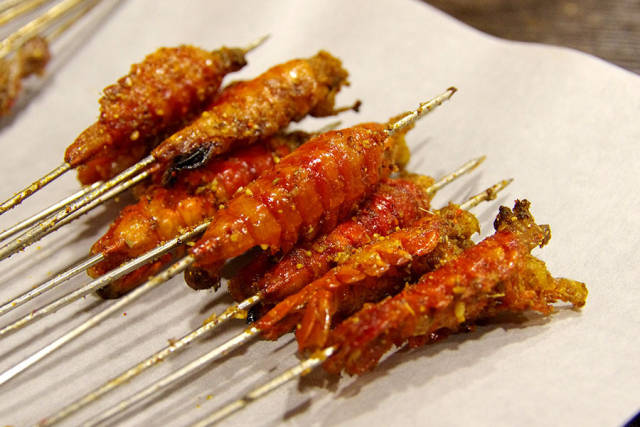 独家烤龙虾尾(20元/手) 正式启动撸串模式,眼前的龙虾尾,不要怀疑,它