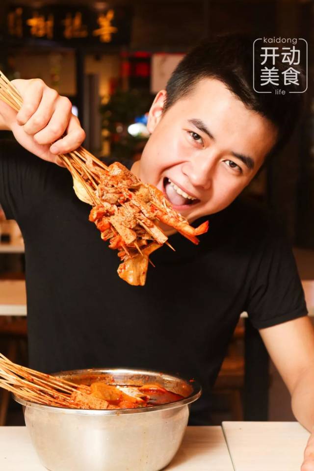 帅哥大厨豪气大放送, 送出3000元代金券!