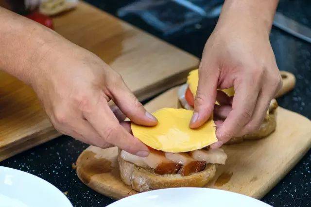詹姆士的厨房 | 常见饮料妙用多:咖啡炖肉三明治