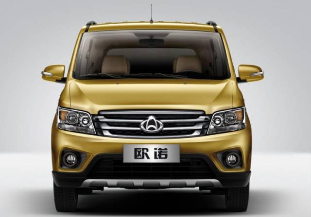 2017款长安欧诺对比五菱荣光v,用实力说话