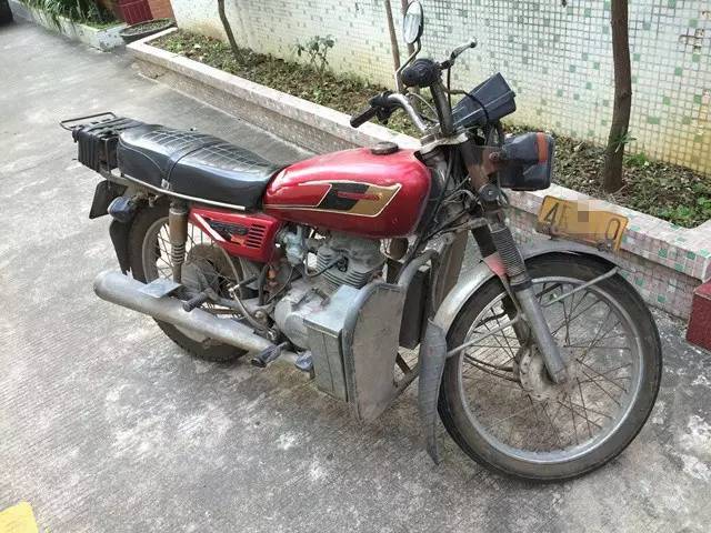 组装,价格迅速回落了) 公主  两个男的坐一齐,好基友,一被子… 绵羊仔