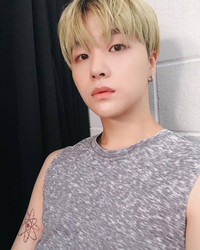 金振焕性感美爆发的近况 帅气全天营业