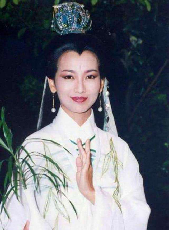 影视剧中5位观音,刘涛气质,赵雅芝很美,而她演活菩萨受跪拜!