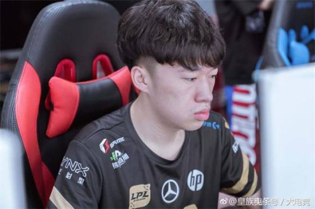 lol:rng轻取we,网友感慨:小虎有点欺负人了