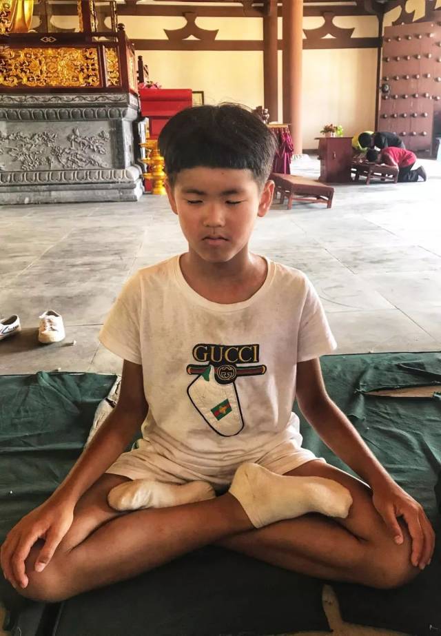 小孩双盘,单盘双盘,双盘_大山谷图库