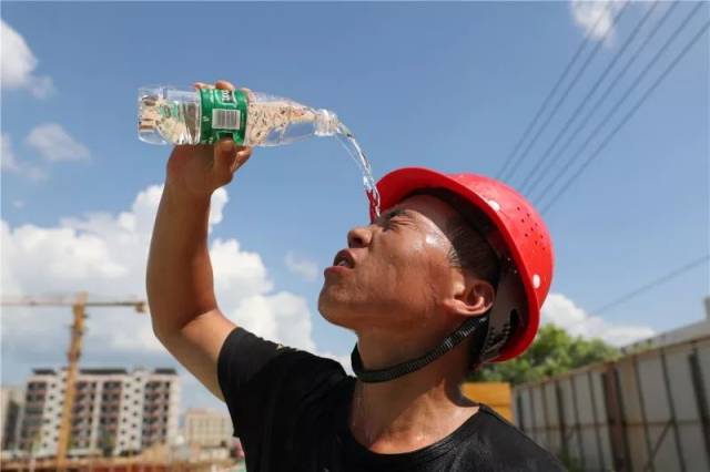 你们的汗水让兴国更加美丽!