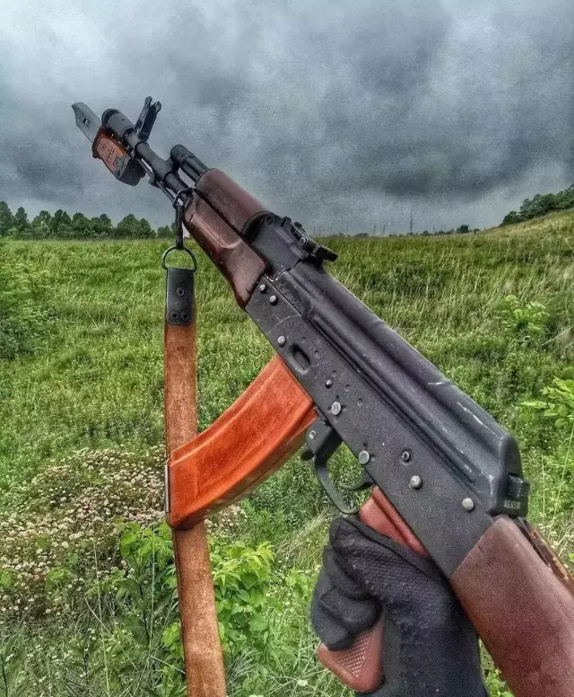 甚至kar98k这种二战老枪都有!
