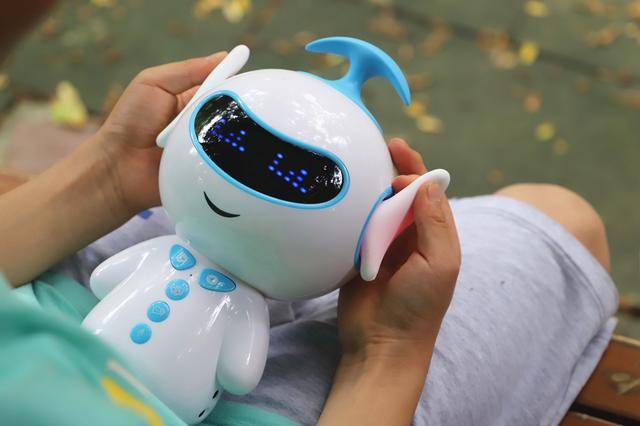 一米儿童智能陪护机器人,让孩子不再孤单