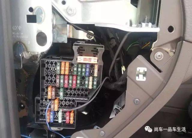 【保险盒】大众途锐,迈特威取电示意